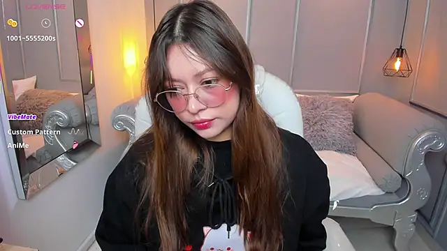 Lanna18 online show from November 15, 2025, 12:34 pm