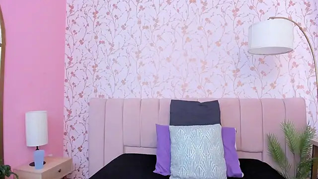 amber-hill online show from October 27, 2025, 7:07 pm