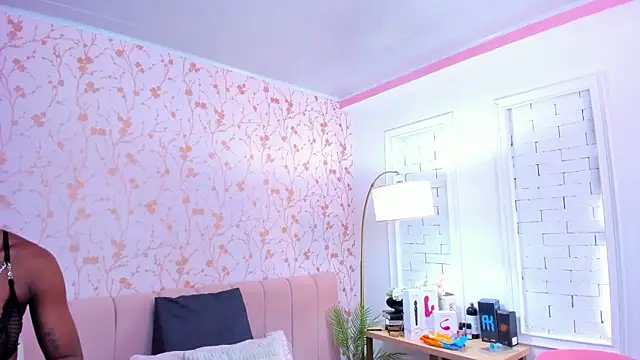 amber-hill online show from November 24, 2025, 7:02 pm