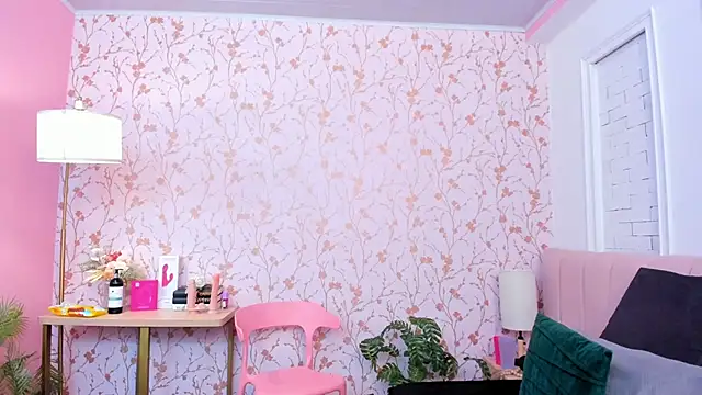 amber-hill online show from April 13, 2026, 2:11 pm