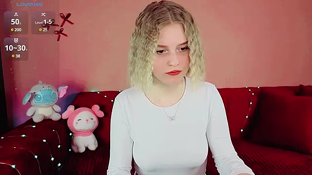 Snapshot of Dragonwind chatting on January 7, 2025, 9:35 pm Dragonwind online show from January 7, 2025, 9:35 pm