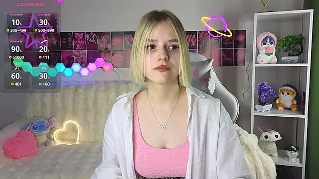 Snapshot of Dragonwind chatting on February 14, 2025, 10:04 pm Dragonwind online show from February 14, 2025, 10:04 pm