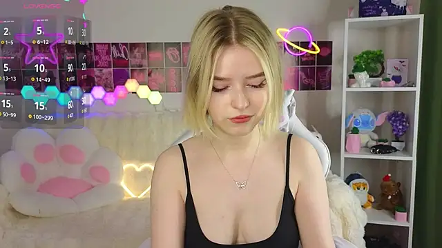 Snapshot of Dragonwind chatting on February 19, 2025, 8:41 pm Dragonwind online show from February 19, 2025, 8:41 pm