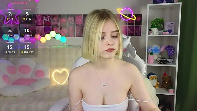 Snapshot of Dragonwind chatting on February 21, 2025, 4:40 am Dragonwind online show from February 21, 2025, 4:40 am