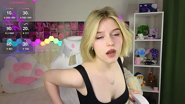 Snapshot of Dragonwind chatting on February 22, 2025, 9:15 pm Dragonwind online show from February 22, 2025, 9:15 pm