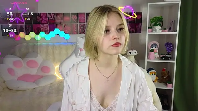 Snapshot of Dragonwind chatting on March 4, 2025, 3:33 am Dragonwind online show from March 4, 2025, 3:33 am