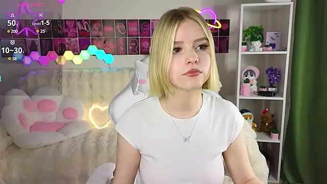 Snapshot of Dragonwind chatting on March 12, 2025, 2:41 am Dragonwind online show from March 12, 2025, 2:41 am