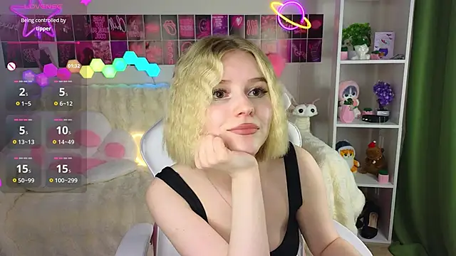 Snapshot of Dragonwind chatting on March 17, 2025, 1:57 am Dragonwind online show from March 17, 2025, 1:57 am