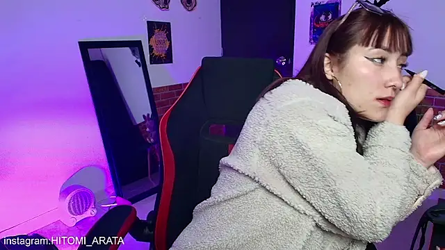 Snapshot of hitomi_arata chatting on January 19, 2026, 3:54 am hitomi arata online show from January 19, 2026, 3:54 am