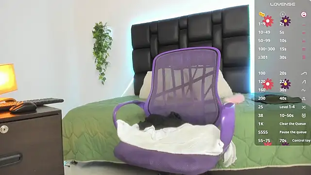 Snapshot of Joe23__ chatting on January 26, 2025, 12:26 am Joe23 online show from January 26, 2025, 12:26 am