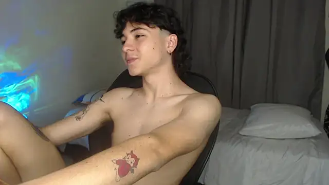 Snapshot of Joe23__ chatting on March 12, 2025, 11:12 pm Joe23 online show from March 12, 2025, 11:12 pm