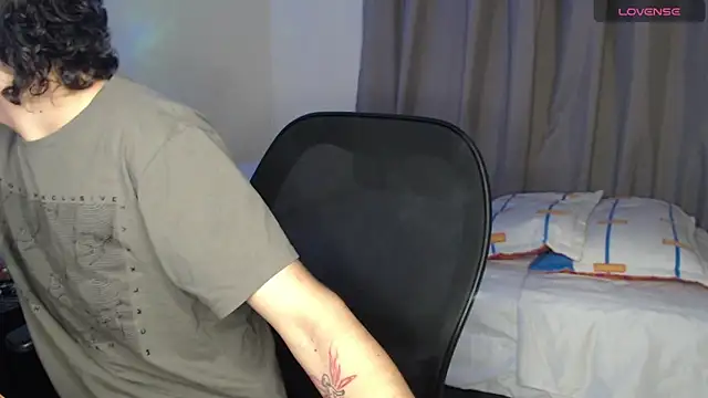 Snapshot of Joe23__ chatting on March 13, 2025, 3:28 pm Joe23 online show from March 13, 2025, 3:28 pm