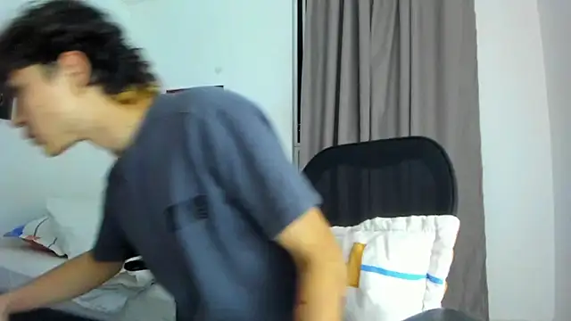 Snapshot of Joe23__ chatting on October 19, 2025, 2:12 am Joe23 online show from October 19, 2025, 2:12 am