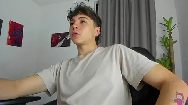 Snapshot of Joe23__ chatting on November 12, 2025, 2:12 am Joe23 online show from November 12, 2025, 2:12 am