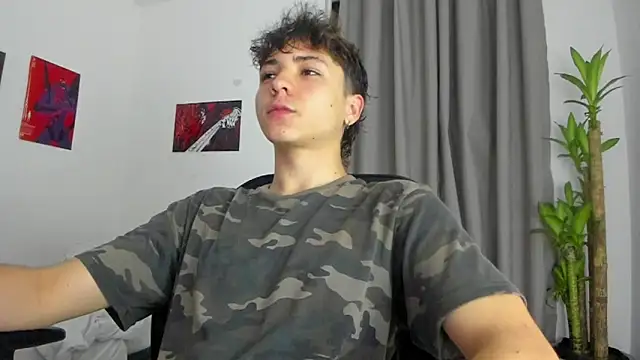 Snapshot of Joe23__ chatting on November 13, 2025, 2:32 am Joe23 online show from November 13, 2025, 2:32 am