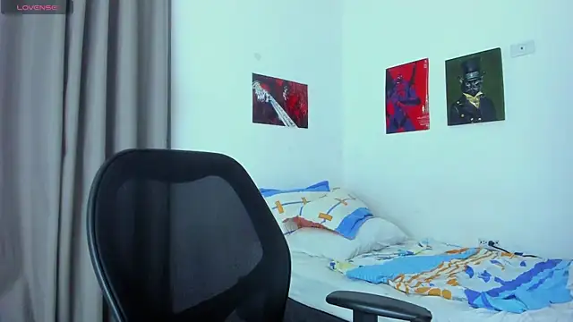 Snapshot of Joe23__ chatting on December 2, 2025, 2:50 am Joe23 online show from December 2, 2025, 2:50 am