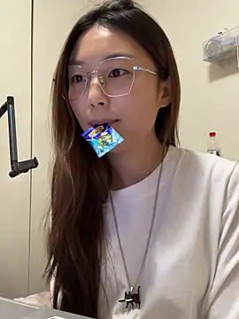 Sweet-Angel999 online show from December 18, 2025, 4:02 pm