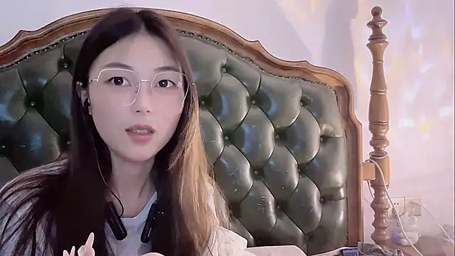 Snapshot of Sweet-Angel999 chatting on May 17, 2026, 4:03 pm Sweet-Angel999 online show from May 17, 2026, 4:03 pm