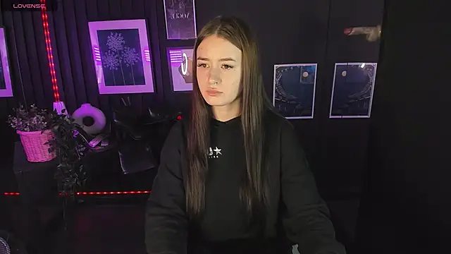 Lily Moonlight online show from December 14, 2024, 7:18 am