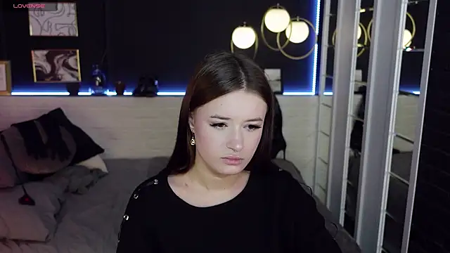 Lily Moonlight online show from December 27, 2024, 2:22 pm