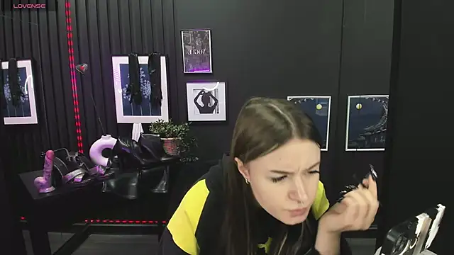 Lily Moonlight online show from February 16, 2025, 7:26 am