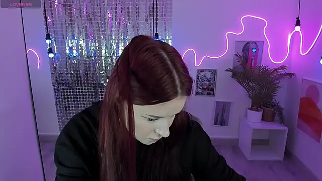 Lily Moonlight online show from September 21, 2025, 7:10 am