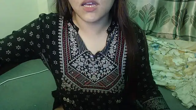 queen angelina online show from July 25, 2026, 2:42 am