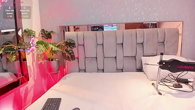 RoseTaylor   online show from January 18, 2026, 5:11 am