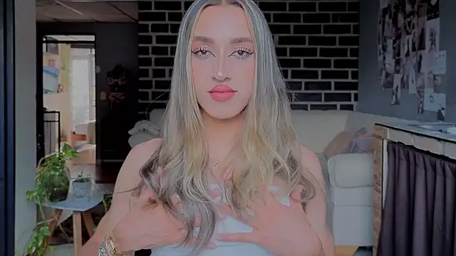 Goddivaa online show from April 14, 2026, 9:32 pm