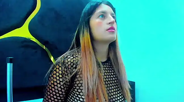 GiaRoussel online show from February 22, 2025, 1:46 pm