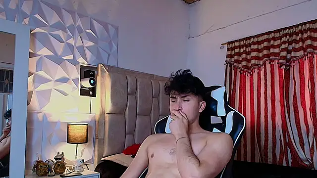 santyago taylor online show from February 12, 2025, 7:45 pm