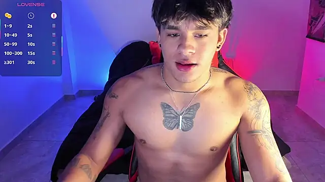 Snapshot of LuciferM_Star chatting on November 21, 2025, 1:37 am LuciferM Star online show from November 21, 2025, 1:37 am