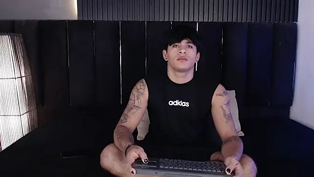 LuciferM Star online show from April 9, 2026, 7:52 pm