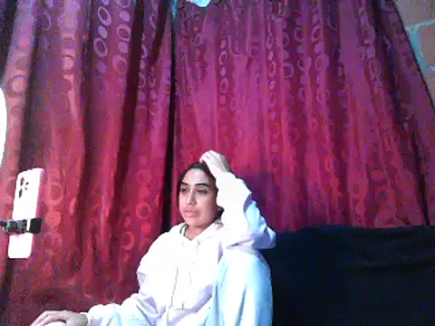 ifeelverywet andhot online show from February 11, 2025, 2:24 pm