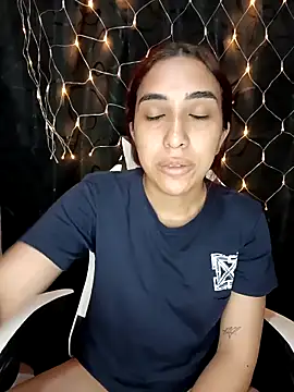 ifeelverywet andhot online show from September 18, 2025, 2:41 pm