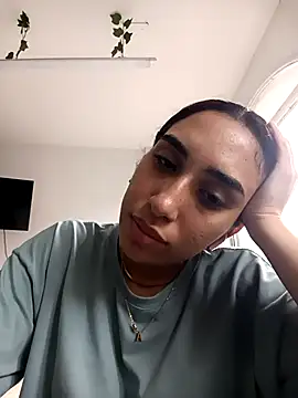 ifeelverywet andhot online show from September 23, 2025, 2:53 pm