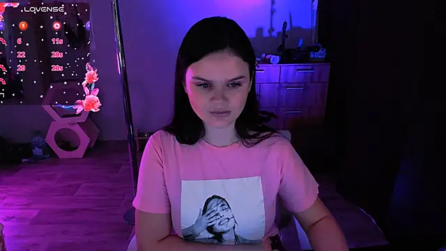Lora Cain online show from June 30, 2026, 1:23 pm