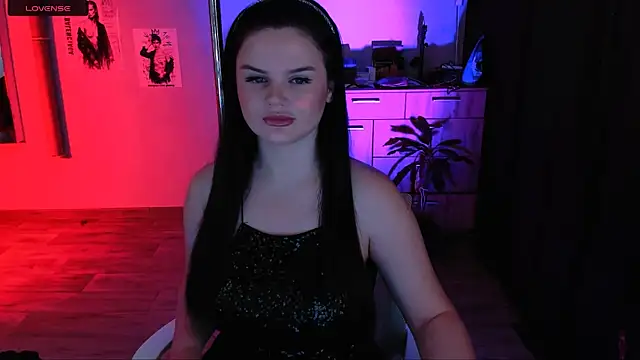 Lora Cain online show from July 21, 2026, 2:41 pm