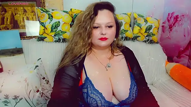 Snapshot of KlaraHoll chatting on June 25, 2026, 3:49 pm KlaraHoll online show from June 25, 2026, 3:49 pm