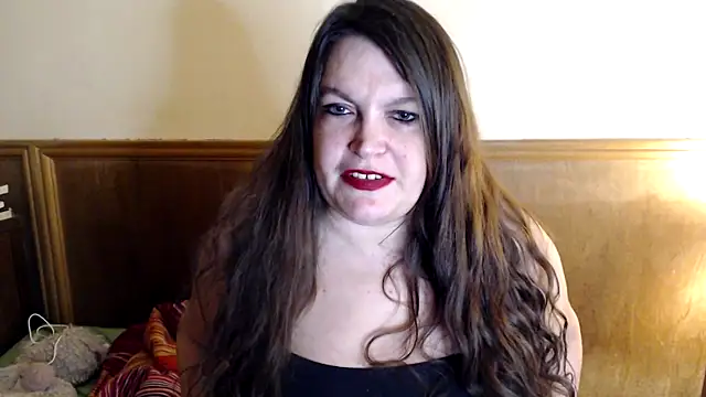 evabella  online show from March 14, 2025, 7:55 pm