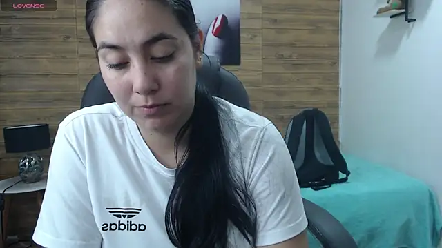 lizzaxs online show from February 1, 2025, 1:41 pm