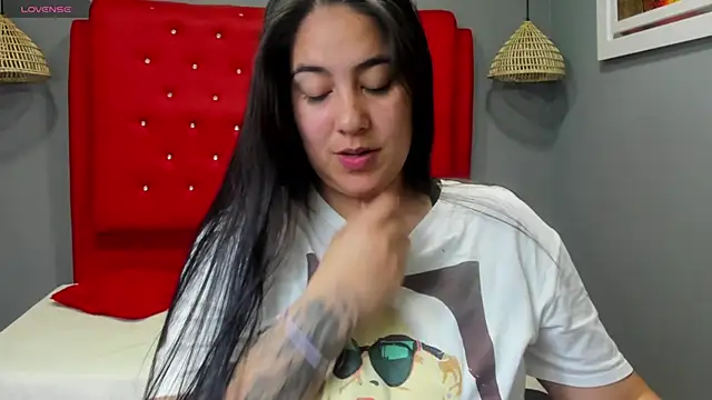 lizzaxs online show from February 5, 2025, 8:35 pm