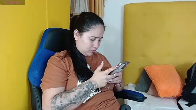 lizzaxs online show from March 4, 2025, 2:10 pm