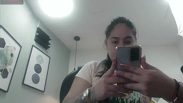 lizzaxs online show from March 6, 2025, 1:24 pm