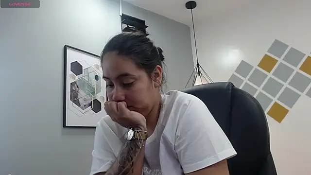 lizzaxs online show from March 11, 2025, 1:56 pm