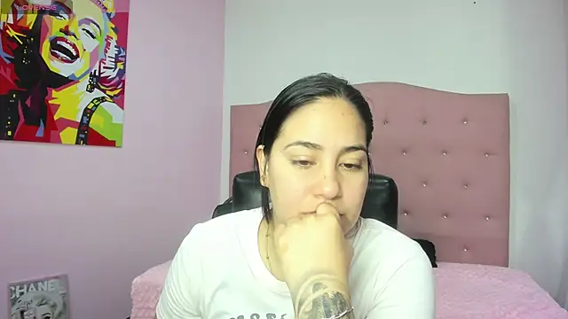 lizzaxs online show from October 15, 2025, 12:49 pm