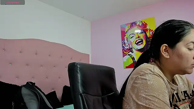 lizzaxs online show from November 20, 2025, 12:16 pm