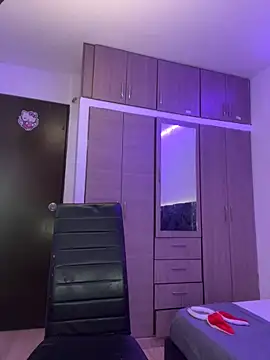 alisson carolina73 online show from December 7, 2024, 4:31 am