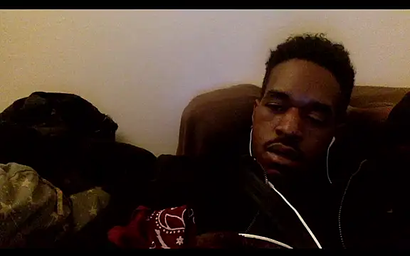 Snapshot of POPAYE972 chatting on November 21, 2025, 9:57 pm POPAYE972 online show from November 21, 2025, 9:57 pm