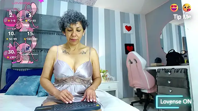 Julianewell online show from January 20, 2025, 12:18 pm